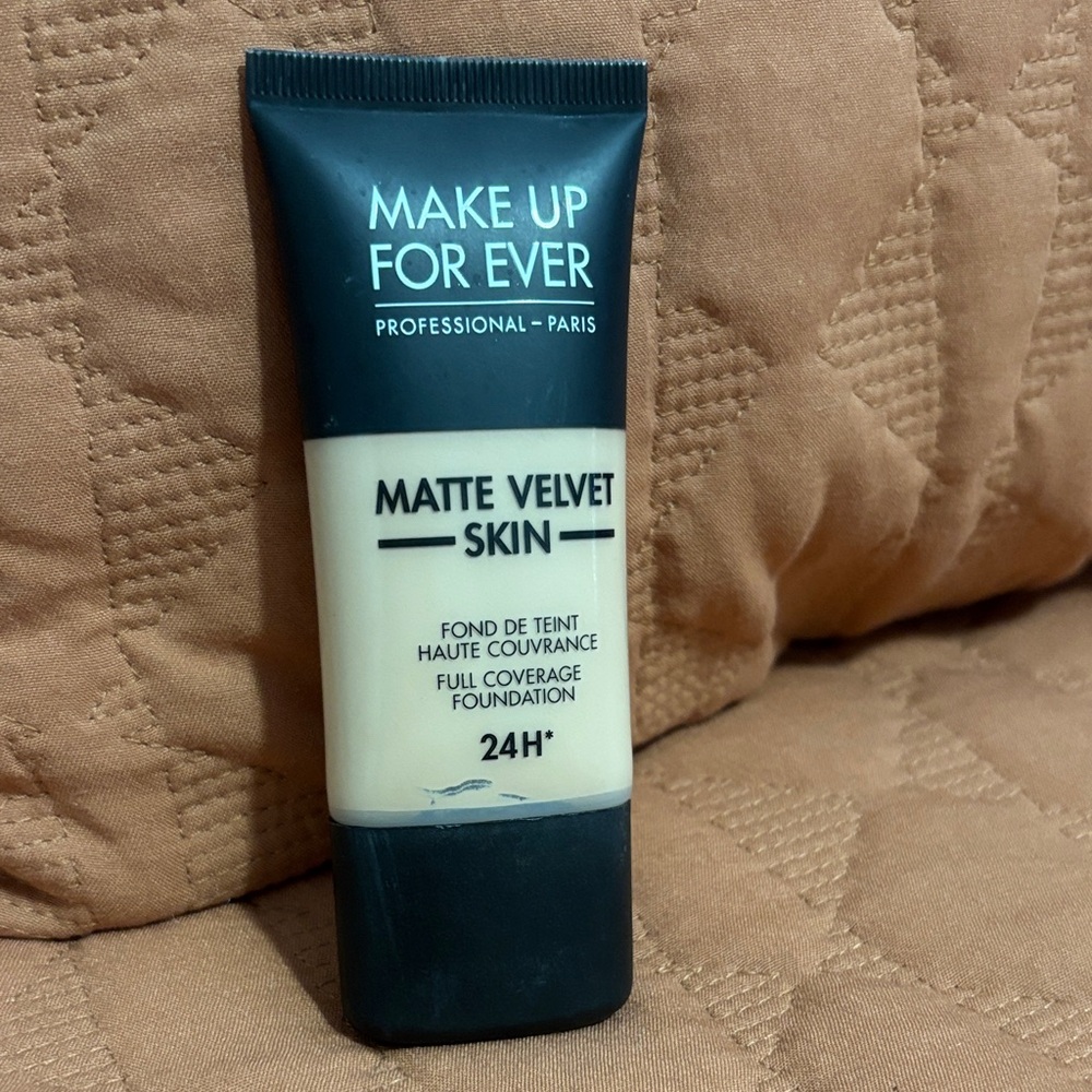 Makeup Forever Matte Velvet Skin Foundation - R230